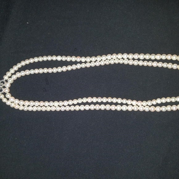 Gorgeous 48" strand of cultured pearls (unknotted) - Picture 2 of 4